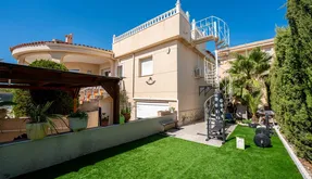 Real estate in Spain, Villa. La Marquesa area, 5 bedrooms, 288 m2 - photo 3
