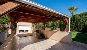 Real estate in Spain, Villa. La Marquesa area, 5 bedrooms, 288 m2 - photo 4