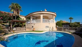 Real estate in Spain, Villa. La Marquesa area, 5 bedrooms, 288 m2 - photo 6