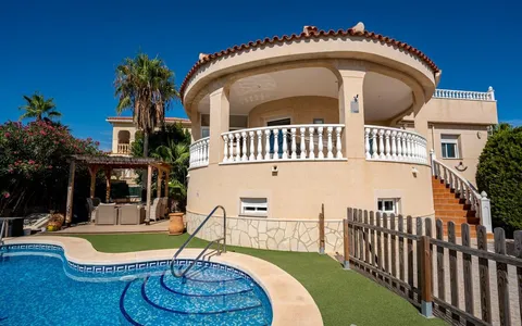 Real estate in Spain, Villa. La Marquesa area, 5 bedrooms, 288 m2, 5 bedrooms, 288 m² — €595000