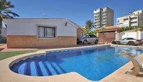 Real estate Torrevieja, Town house for sale. Los Angeles area, 4 bedrooms, 148 m2 - photo 3