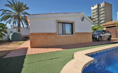 Real estate Torrevieja, Town house for sale. Los Angeles area, 4 bedrooms, 148 m2, 4 bedrooms, 148 m² — €550000