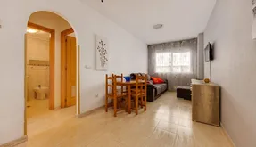 Property in Torrevieja. Estacion de autobuses area, 50 m2 - photo 2