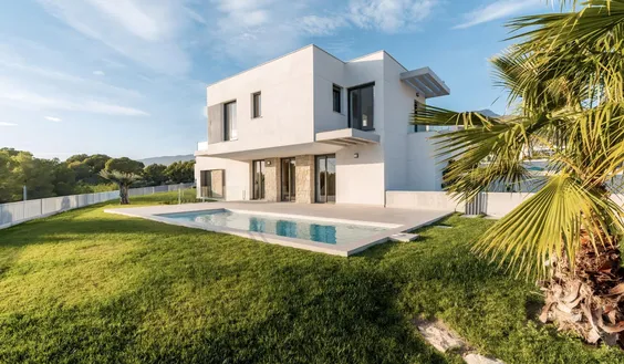 Real estate in Spain, Villa. Sierra cortina area, 3 bedrooms, 191 m2 - photo 1