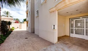 Buy real estate in Torrevieja, Spain. Nueva Torrevieja area, 2 bedrooms, 61 m2 - photo 2