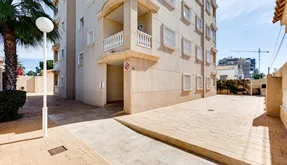 Buy real estate in Torrevieja, Spain. Nueva Torrevieja area, 2 bedrooms, 61 m2 - photo 3