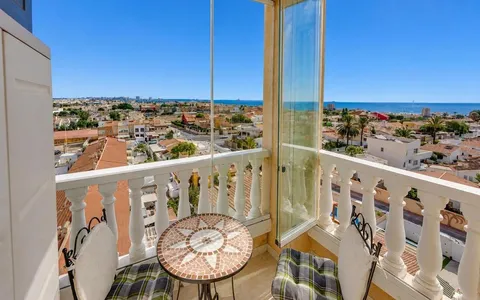 Buy real estate in Torrevieja, Spain. Nueva Torrevieja area, 2 bedrooms, 61 m2, 2 bedrooms, 61 m² — €164969