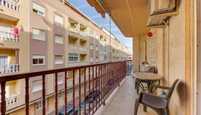 Torrevieja real estate, Apartment for sale. Centro area, 4 bedrooms, 118 m2 - photo 2