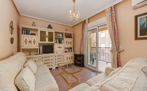 Torrevieja real estate, Apartment for sale. Centro area, 4 bedrooms, 118 m2, 4 bedrooms, 118 m² — €191900