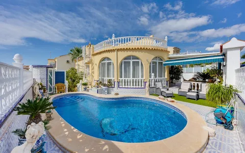Real estate Orihuela Costa, Villa for sale. Villamartin area, 3 bedrooms, 221 m2, 3 bedrooms, 221 m² — €399000