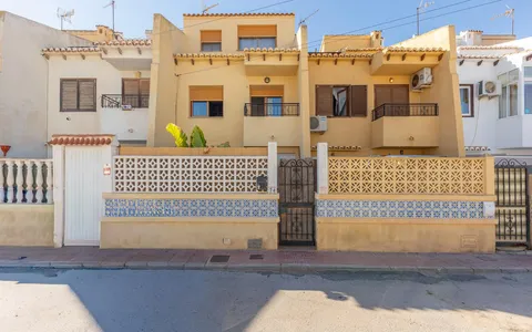 Torrevieja real estate, Town house for sale. Los balcones area, 2 bedrooms, 79 m2, 2 bedrooms, 79 m² — €195000