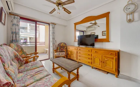 Real estate Torrevieja, Apartment for sale. Playa del Cura area, 4 bedrooms, 116 m2, 4 bedrooms, 116 m² — €249900