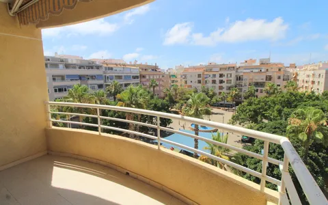 Appartement à Torrevieja, Espagne. Quartier Playa del Cura, 3 chambres, 92 m², 3 bedrooms, 92 m² — €220000