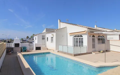 Real estate Torrevieja, Town house for sale. La Siesta - El Salado - Torreta area, 3 bedrooms, 153 m2, 3 bedrooms, 153 m² — €325000