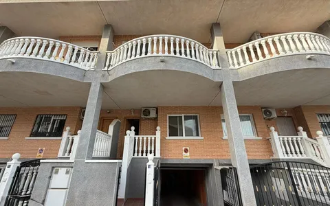 Buy real estate in Spain. Pueblo 5 area, 6 bedrooms, 142 m2, 6 bedrooms, 142 m² — €198000