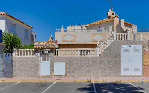 Town house for sale in Torrevieja, Spain. Carrefour area, 3 bedrooms, 46 m2, 3 bedrooms, 46 m² — €169000