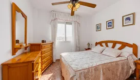 Real estate Torrevieja, Apartment for sale. Playa de los Locos area, 2 bedrooms, 55 m2 - photo 4