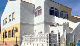 Бунгало в Лос Алькасарес, Испания, район Oasis, 3 спальни, 102 м2 - #ASV-30-B3002A/9551 image 1