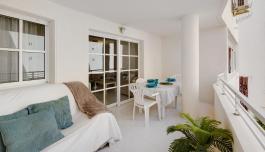 A TAN SOLO 20 M. DEL MAR!!!! SE VENDE BONITO APARTAMENTO EN LA PLAYA DE LOS LOCOS!!!! image 4