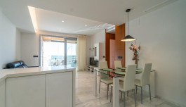 Nuevo apartamento de lujo en primera linea del mar, Plaza central de La Mata. image 2