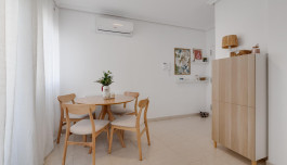 APARTAMENTO DE 3 DORMITORIOS EN TORREVIEJA, TOTALMENTE REFORMADO image 3