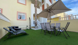 Bungalow en planta baja de 2 dormitorios con piscina comunitaria en La Zenia, Orihuela Costa. image 4