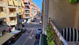 SE VENDE BONITO APARTAMENTO CON VISTAS LATERALES AL MAR Y PISCINA COMUNITARIA!!!!! image 1