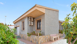 Town house in Torrevieja, Spain, Nueva Torrevieja area, 4 bedrooms, 152 m2 - #ASV-21-IG21/776 image 3