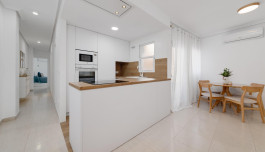 APARTAMENTO DE 3 DORMITORIOS EN TORREVIEJA, TOTALMENTE REFORMADO image 4