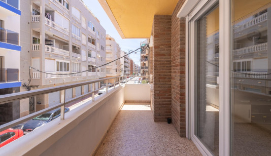 Piso en Torrevieja, España, zona de la Habaneras, 3 dormitorios, 131 m2 - #BOL-Pl307 image 0