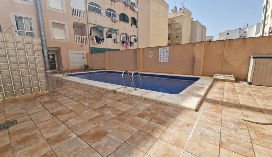 Piso en Torrevieja, España, zona de la Centro, 2 dormitorios, 63 m2 - #BOL-AP1-733 image 0