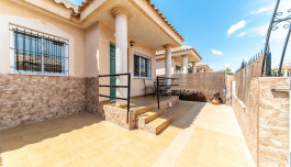 Bungalow in Orihuela Costa, Spain, La Zenia area, 3 bedrooms, 77 m2 - #BOL-012dbis image 1