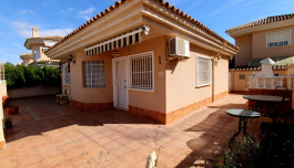 Bungalow in Torrevieja, Spain, Los altos area, 2 bedrooms, 182 m2 - #BOL-SB1021 image 1