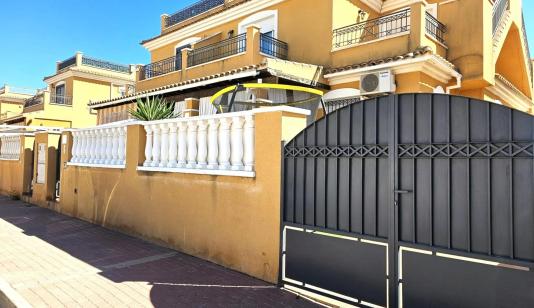 Bungalow en Torrevieja, España, zona de la Sector 25, 3 dormitorios, 100 m2 - #BOL-29-MH-268 image 0