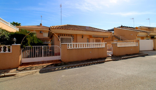 Bungalow in Torrevieja, Spain, Los altos area, 2 bedrooms, 182 m2 - #BOL-SB1021 image 0