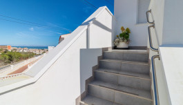 Unique Opportunity! Renovated Top Floor Bungalow for Sale with Unbeatable Views! image 4